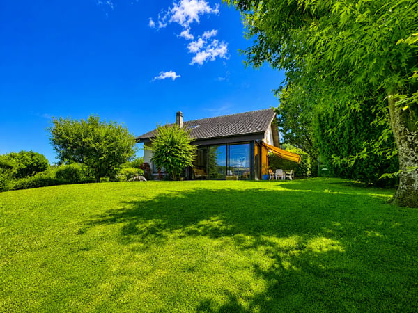 Villa de 6.5 pièces avec studio indépendant 12