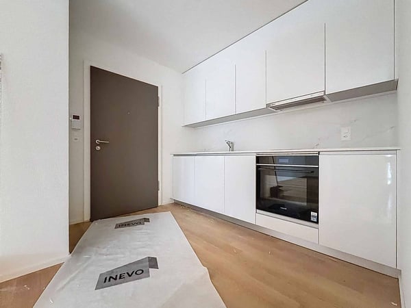 Studio neuf avec terrasse couverte et jardin