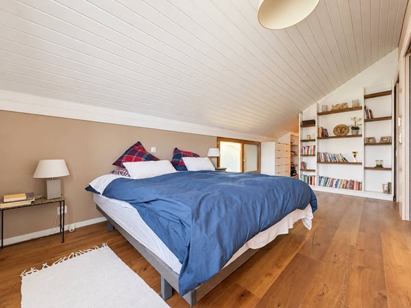 Villa familiale avec vaste jardin plat, vue sur les Alpes et environnement privilégié 9