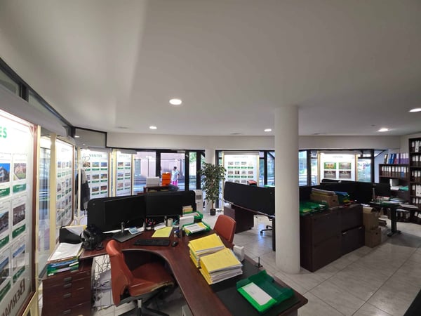 Bureau + dépôt Plein centre-ville 3