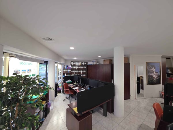 Bureau + dépôt Plein centre-ville 4