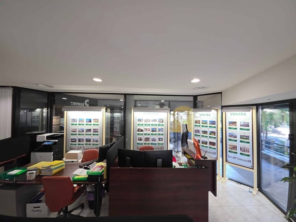Bureau + dépôt Plein centre-ville 5
