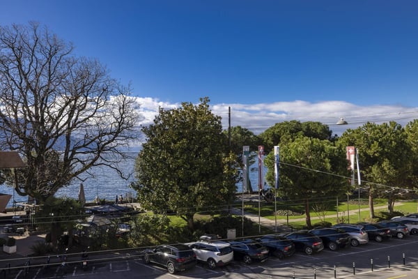 A 1 min. du bord du lac - grand 1 pièces - 150 m2 avec vue lac 10