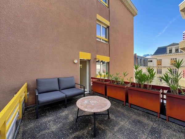 Grand 1.5 pièces de 16 m2 + balcon et terrasse 10