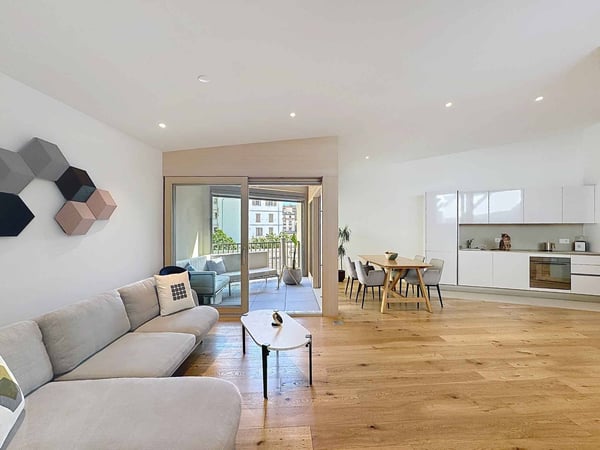 2.5 pièces Style Loft avec Loggia - Ultra Centré 1
