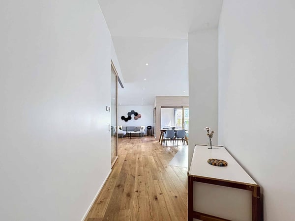 2.5 pièces Style Loft avec Loggia - Ultra Centré 7