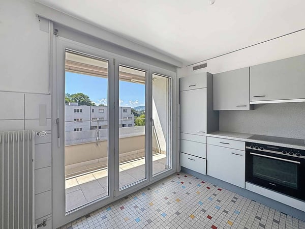 Lumineux 3.5 pièces de 77.5  m2 + grand balcon 17.5 m2 4
