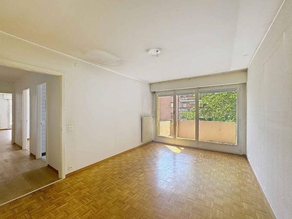 4.5 p de 91 m2 à rénover - 2 balcons + 1 Garage box 7