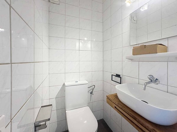 4.5 p de 91 m2 à rénover - 2 balcons + 1 Garage box 10