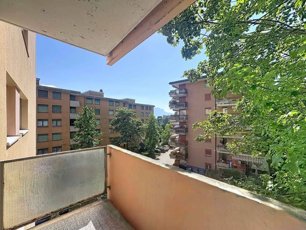 4.5 p de 91 m2 à rénover - 2 balcons + 1 Garage box 8