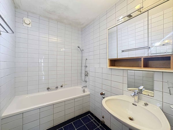4.5 p de 91 m2 à rénover - 2 balcons + 1 Garage box 12