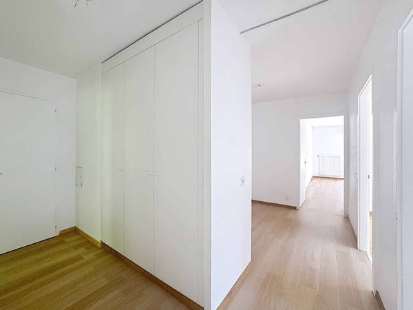 4.5 p de 91 m2 à rénover - 2 balcons + 1 Garage box 9