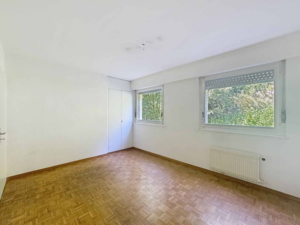 4.5 p de 91 m2 à rénover - 2 balcons + 1 Garage box 11