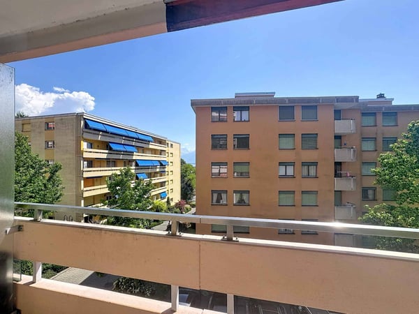 4.5 p de 91 m2 à rénover - 2 balcons + 1 Garage box 2