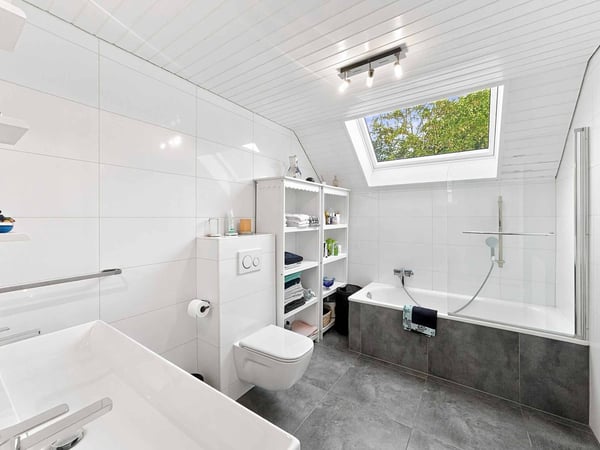 Superbe Appartement de 4.5 pièces de 129.5 m2 intérieurs + balcons 10