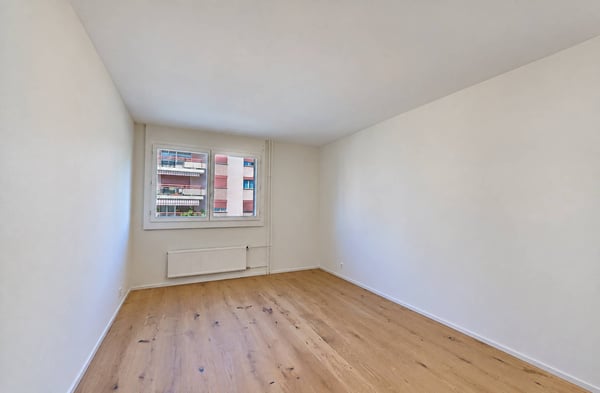 Superbe 3.5 pièces de 160 m2 int. totalement rénové avec grand balcon 11