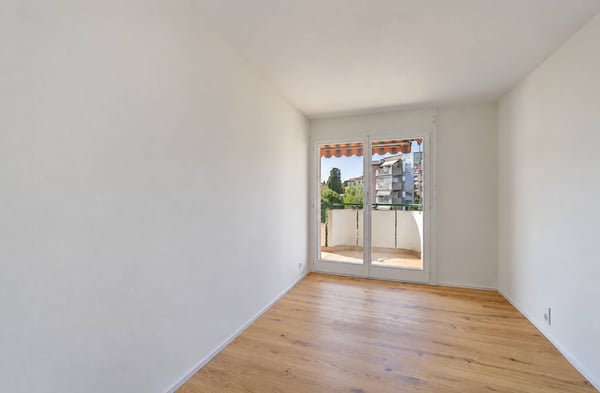 Superbe 3.5 pièces de 160 m2 int. totalement rénové avec grand balcon 7