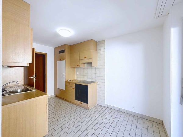 Au 1er étage - Grand 3.5 pièces sur 1 niveau de 79 m2 + balcon 6