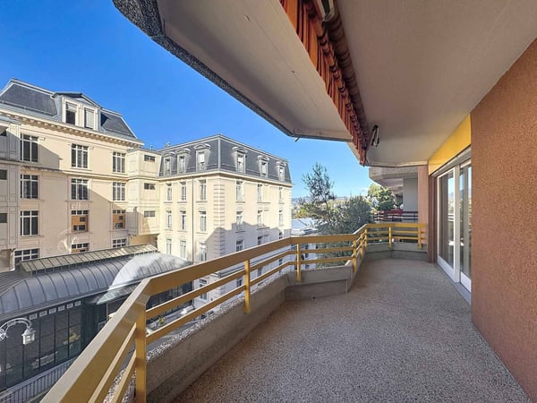 Au 1er étage - Grand 3.5 pièces sur 1 niveau de 79 m2 + balcon 1