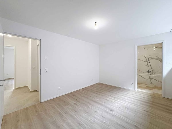 TRES GRAND 2.5 PCES NEUF DE 59 m2 6