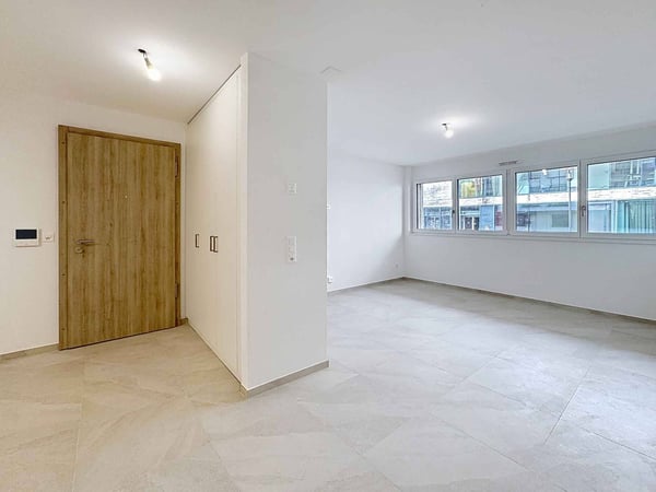TRES GRAND 2.5 PCES NEUF DE 59 m2 4