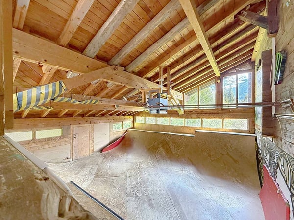 Authentique chalet de montagne avec vaste capacité d'hébergement 13