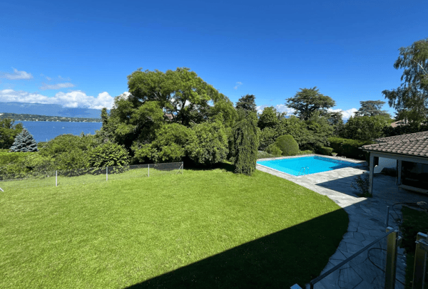 Belle villa face au lac 10