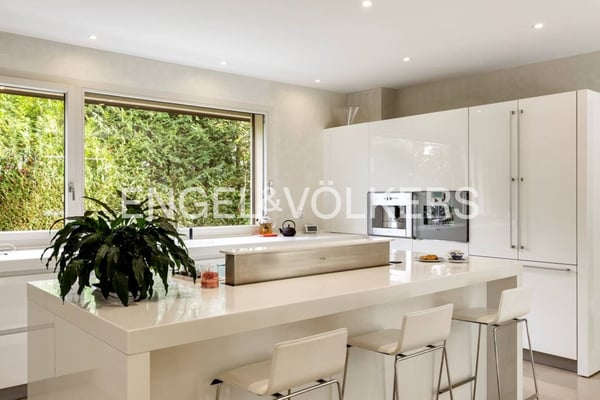 Élégance contemporaine au coeur de Conches 8