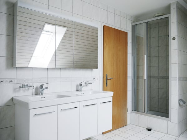 Renovierte 4.5-Zi. Maisonettewohnung mit Balkonen & Parkplätze 10