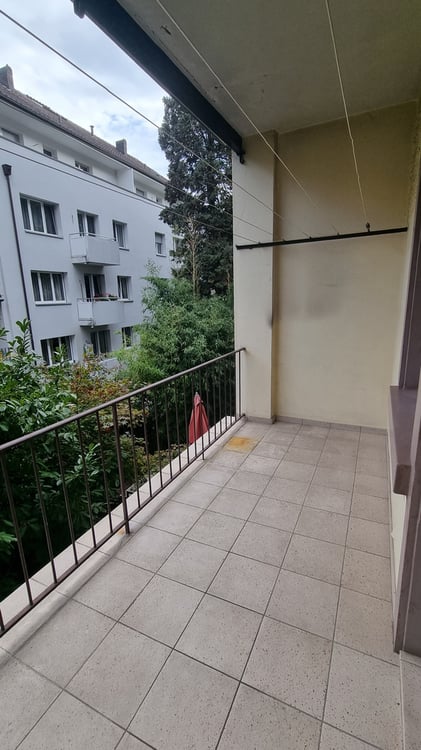 Helle 3.5-ZWG mit grossem Balkon & gemütlicher Wohnküche 9