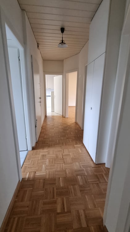 Helle 3.5-ZWG mit grossem Balkon & gemütlicher Wohnküche 2