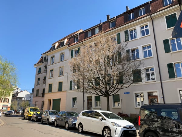 Helle 3.5-ZWG mit grossem Balkon & gemütlicher Wohnküche 1