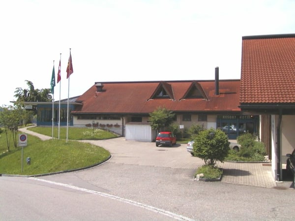 ehemaliges Sportzentrum mit Potential für Neunutzung! 2