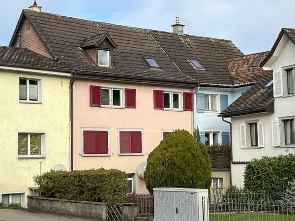 Zweifamilienhaus im steuergünstigen Horn 1