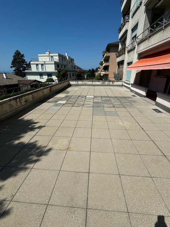 Appartement de 5 pièces situé au centre de Pully 1