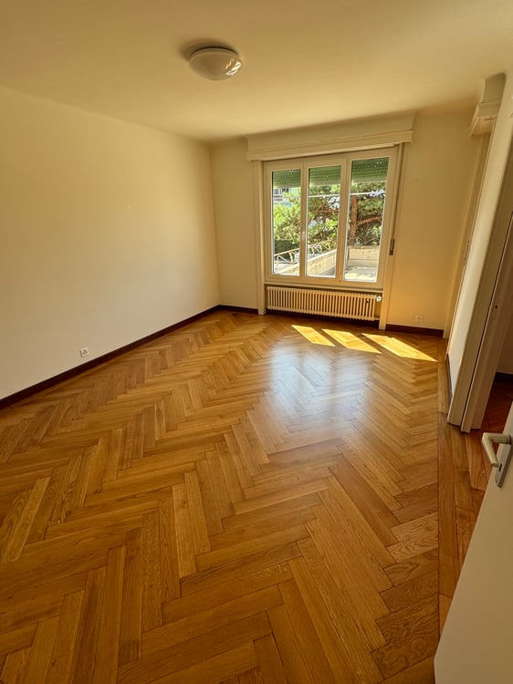 Appartement de 5 pièces situé au centre de Pully 3