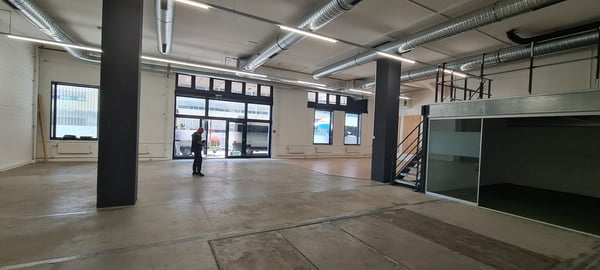 À LOUER : LOCAL COMMERCIAL D’EXCEPTION À NEUCHÂTEL 2