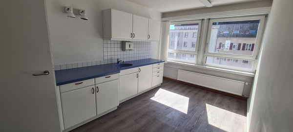 Cabinet médical / orthodontie / centre vétérinaire au cœur de La Chaux-de-Fonds 8