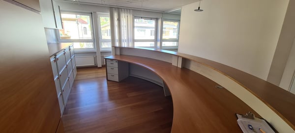 Cabinet médical / orthodontie / centre vétérinaire au cœur de La Chaux-de-Fonds 3