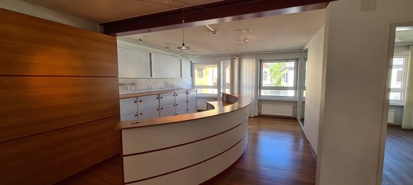 Cabinet médical / orthodontie / centre vétérinaire au cœur de La Chaux-de-Fonds 1