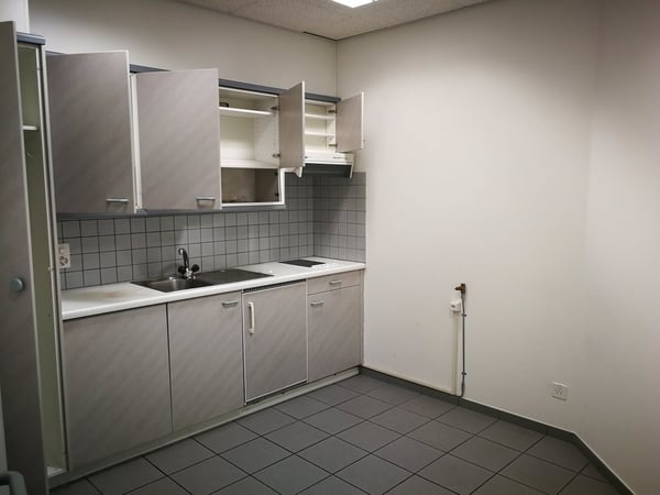 Bureaux spacieux et lumineux à La Chaux-de-Fonds 3