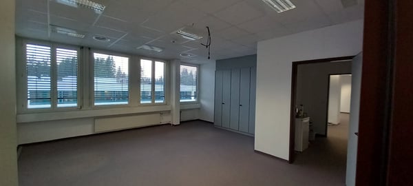 Bureaux spacieux à louer au cœur de La Chaux-de-Fonds 7