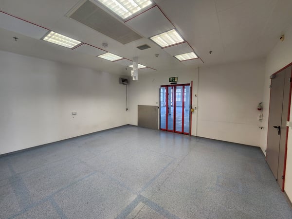 Industrielle Fläche von 395 m² in den Höhen von Neuchâtel 28