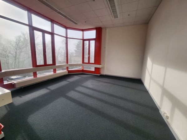 Moderne Industrie- und Weißraumfläche von 355 m² in Neuchâtel 29