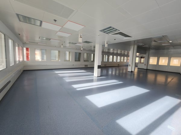 Moderne Industrie- und Weißraumfläche von 392 m² in Neuchâtel 15