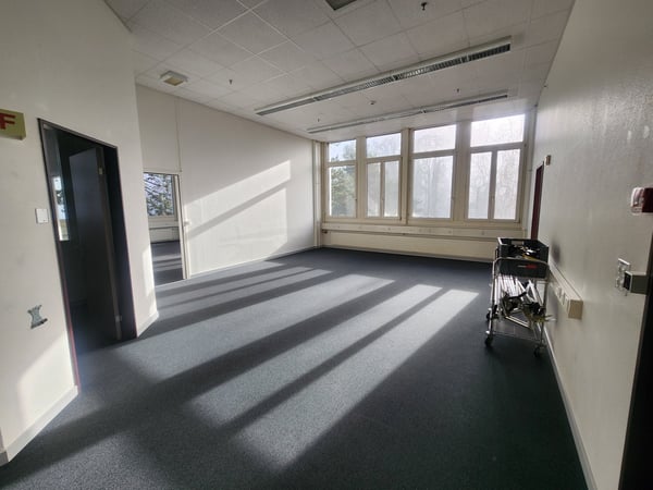 Logistischer Raum mit direktem Zugang zum Kai 27