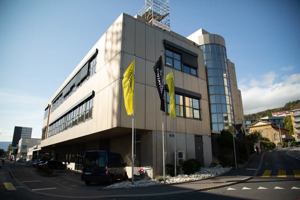Nouvel objet - place extra-large - A côté de l''hôpital de Pourtales, gare 10mn