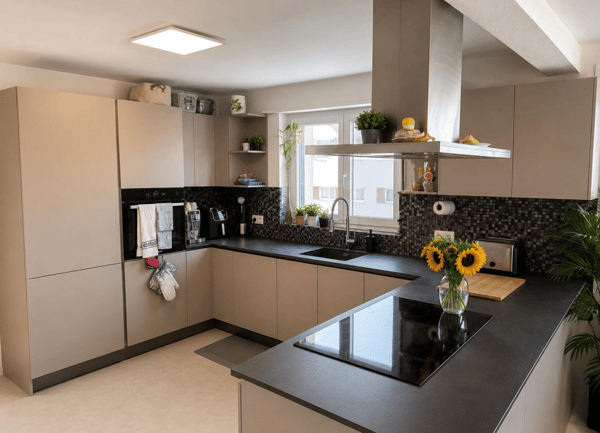 Spacieux 5 pièces rénové de 105m2 avec balcon 2