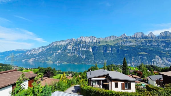 Freistehendes 1 ½-Zimmer-Einfamilienhaus mit Traumsicht auf den Walensee und wunderschönem Garten 4