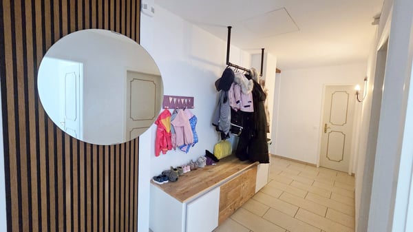 Freistehendes 1 ½-Zimmer-Einfamilienhaus mit Traumsicht auf den Walensee und wunderschönem Garten 3